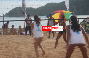 Pakai Bikini,Volley Pantai di kuta coreng brand Wisata Syariah,ini yang berkomentar