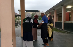 Bulan Puasa, ACT NTB bagikan Takjil Gratis untuk Kaum Papa. Yang Punya Rizki, silahkan jadi Donatur