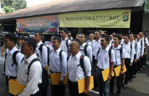 Oknum Polwan Diamankan Propam. Diduga Menipu Prekrutan Polisi