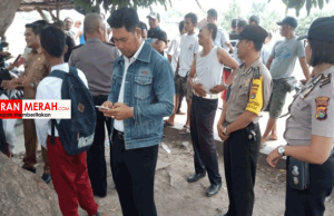 warga karang pule demo