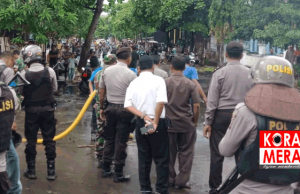 Polisi Bubarkan Paksa Pemblokiran Jalan Terkait Kasus Pembunuhan