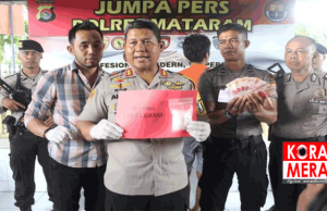 Polisi Bekuk 2 Pria di Lesehan Sayang Sayang. Bawa Uang Rp.150 Juta