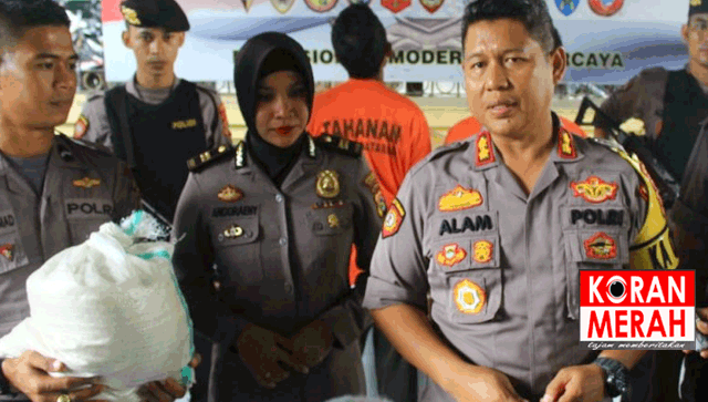 penjaga-malam-pasar-gunung-sari