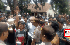 Datangi Polres Loteng, Warga Lingkar Tambang Gunung Tele Minta Semua Masuk Penjara