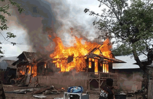 Enam Rumah Panggung di Bima Hangus Terbakar
