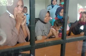 Buntut Dipenjaranya Ibu Dan Dua Balita di Loteng, Muncul Petisi Cabut Izin UD Mawar