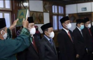 Wagub Lantik Lima Komisi Informasi NTB Periode 2021-2025