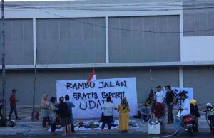 Protes PPKM Yang Berkelanjutan, Komunitas Rambu Jalan Gelar Pasar Gratis