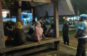 Patroli Malam Covid 19, Ajak Warga Gerai Vaksin