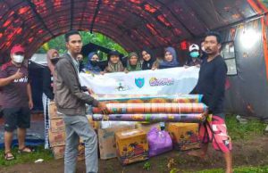 Persatuan Wartawan Lombok Tengah Dan Duta Lingkungan NTB Bantu Pengungsi Banjir Batu Layar