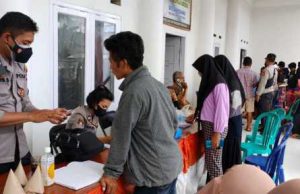 Warga Lombok Barat Tetap Semangat Vaksin Meski Dilanda Bencana Banjir