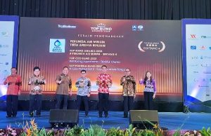 PDAM TIARA Loteng Dapat Penghargaan Bintang 4 Top BUMD Awards 2023