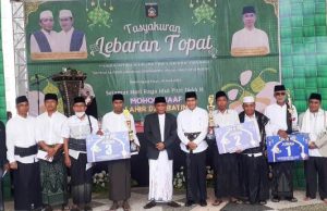 Bupati Dan Wakil Bupati Hadiri Perayaan Lebaran Topat di Masjid Agung Praya