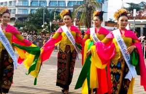 Karnaval Budaya Meriah di Festival Bau Nyale 2024 di Lombok Tengah