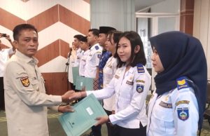 Bupati Lombok Tengah Melantik 7 ASN Lulusan Politeknik Transportasi Darat Indonesia