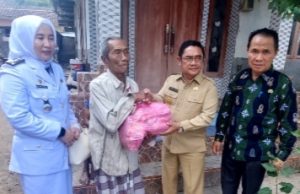 Pjs. Bupati Lombok Tengah Tinjau Keluarga Kurang Mampu di Desa Puyung