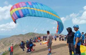 Meriah, 150 Atlet Berlaga di Turnamen Paralayang Piala Panglima TNI, Peringati HUT TNI ke-79